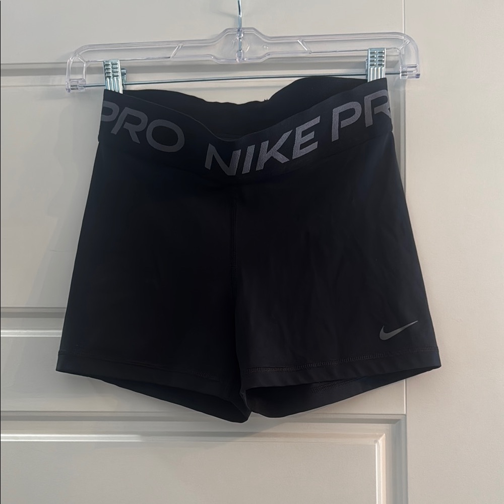 Nike Women's Black Pro Shorts Small